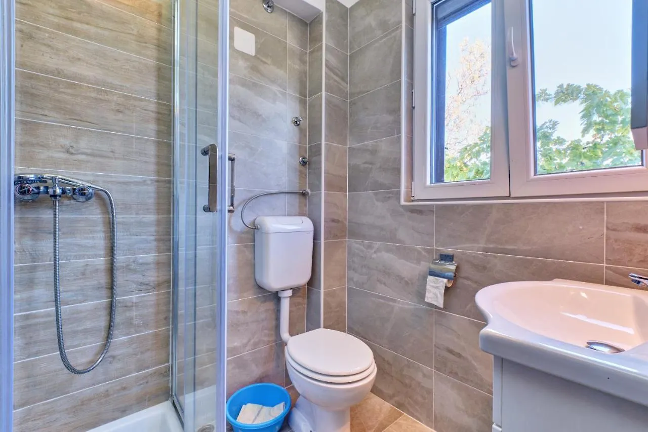 Eco Secluded Apartments Zabodarski Čunski