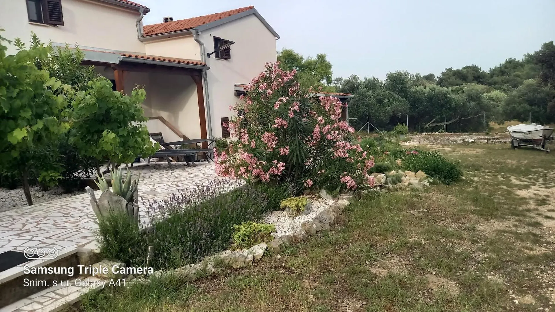 Eco Secluded Apartments Zabodarski Čunski